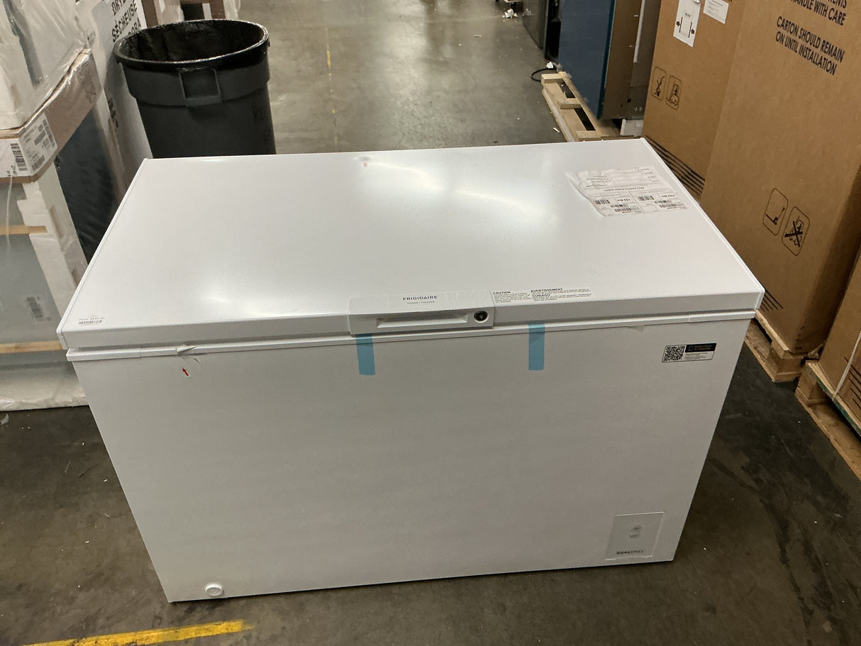 Frigidaire FFCL1562AW Chest Freezer (Open Box / Scratch & Dent)